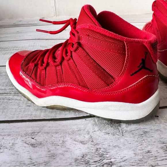 Rare Find! Air Jordan 11 Retro BP "Gym Red" - Size 3Y - Picture 9 of 11